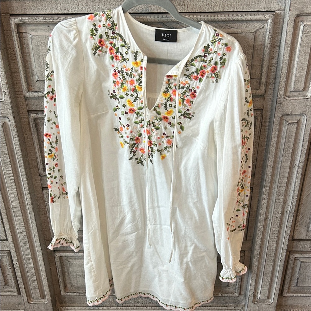 Vici Women's White Floral Embroidered Dress